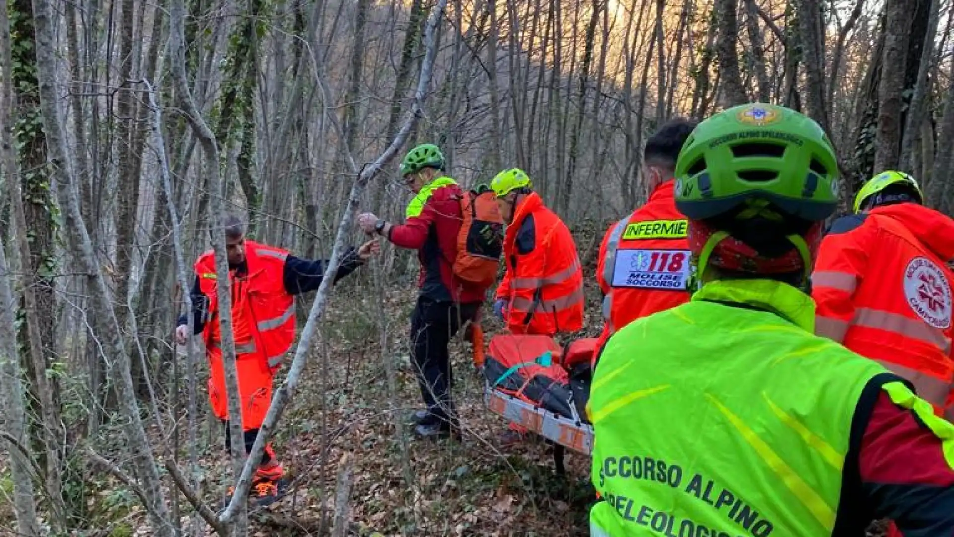 Uomo scivola nei pressi delle cascate del fiume Verrino tra Capracotta ed Agnone. Intervento del soccorso Alpino.